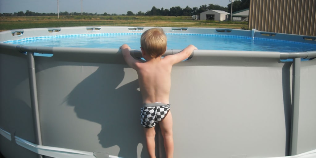 DrIanWeissman's tweet card. The pools are surrounded by compression straps that can be used as footholds, allowing small children to climb into the water unattended.