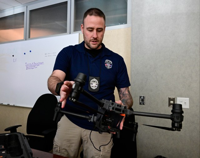 denverbusiness's tweet card. Commerce City police tracked a motorcycle theft suspect using a drone, then arrested him. “That’s a high-risk arrest for our officers on the street,” a commander said.