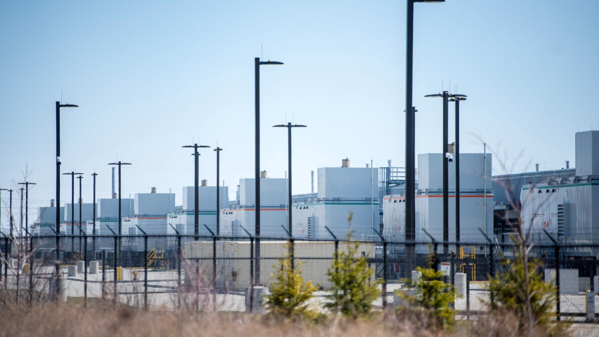 NPRMidwestNews's tweet card. Data centers are expanding across the central U.S. to meet growing demand for artificial intelligence. That's raising concerns about growing energy demand and freshwater usage.