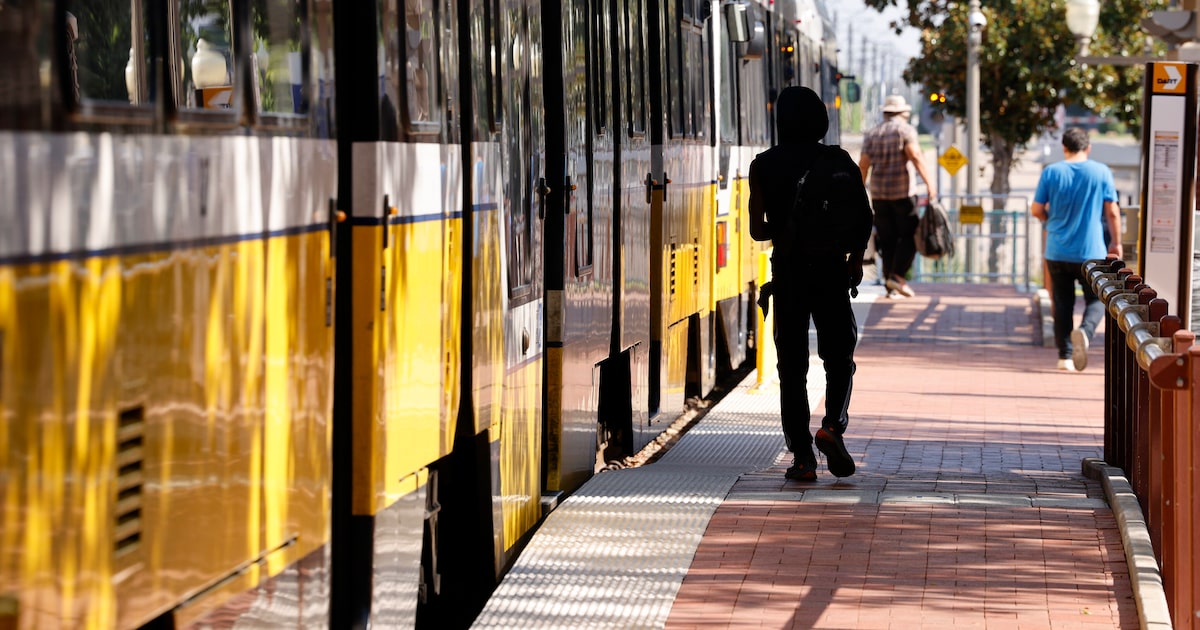 EnriqueMacG's tweet card. DART Board Member responds to a letter sent by five mayors to Gov. Abbott requesting changes to the governance of the transportation agency