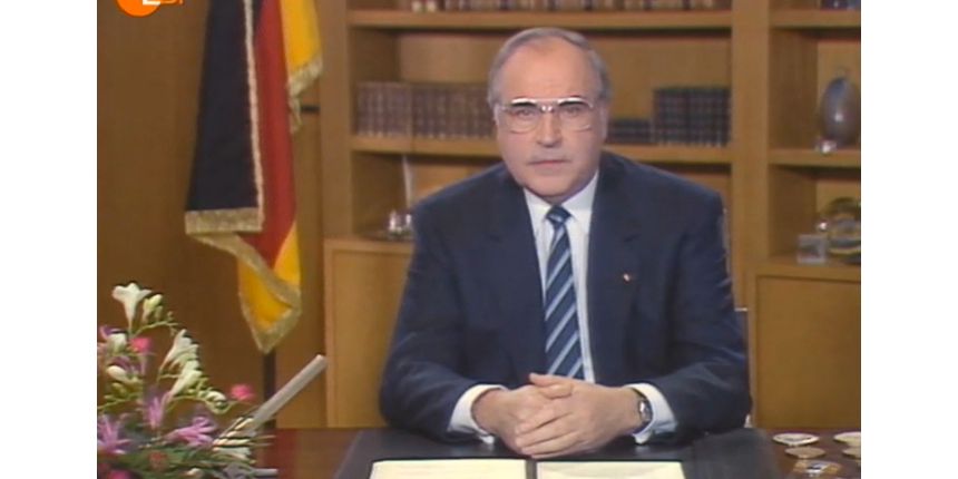 tomdabassman's tweet card. Millionen Zuschauer waren irritiert: Am Silvesterabend 1986 wünschte ihnen Kanzler Kohl ein frohes 1986. Was wie ein trotteliger Versprecher klang, erwies sich als eine der größten TV-Pannen im...