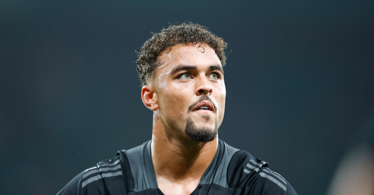 Sport24Team's tweet card. Mercato : l’OL officialise l’arrivée de Ruben Kluivert, fils de Patrick