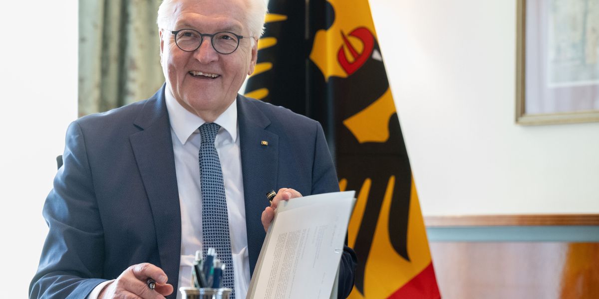 HannoKube's tweet card. Das Milliardenpaket für Verteidigung und Infrastruktur hat die letzte Hürde genommen. Nach dem Ja von Bundestag und Bundesrat hat der Bundespräsident die nötige Grundgesetzänderung unterzeichnet.