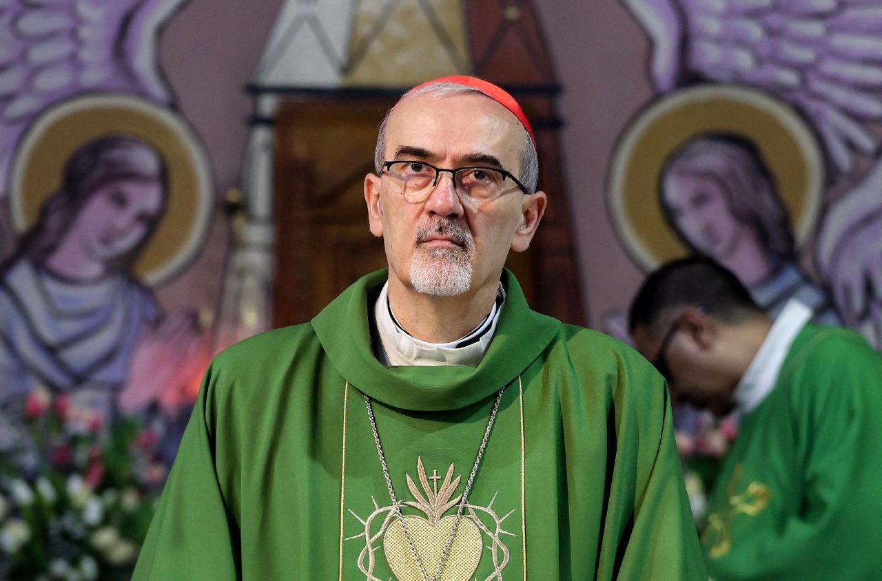 vaticannews_it's tweet card. Il cardinale di Gerusalemme racconta la sua visita pastorale nella comunità ferita giovedì scorso da un bombardamento israeliano: “Mi hanno colpito le ...