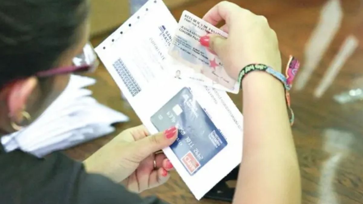 jeosx's tweet card. IFARHU detalla que los estudiantes de primaria, premedia, media y universitarios que cobran las becas de Concurso, deben cumplir con un promedio especial.