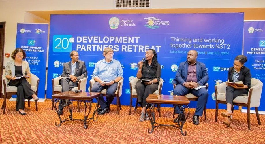 ChroniclesRW's tweet card. President Paul Kagame has disclosed that some foreign donors who had previously suspended their aid to Rwanda have since reversed their decisions and released funds, easing pressure on the national...