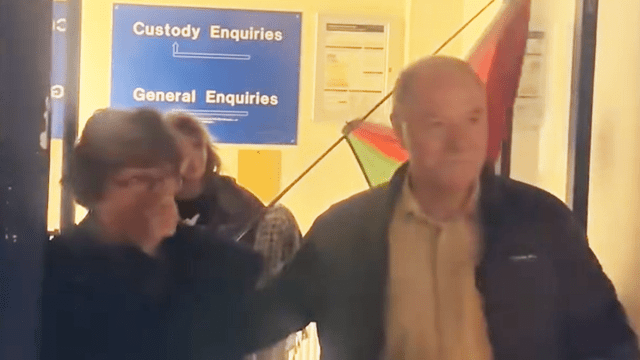 MyArrse's tweet card. Audrey White gives a thumbs-up to gathered supporters around midnight last night. As Skwawkbox reported yesterday, Mersey Pensioners Association activist Audrey White and three others were arrested…