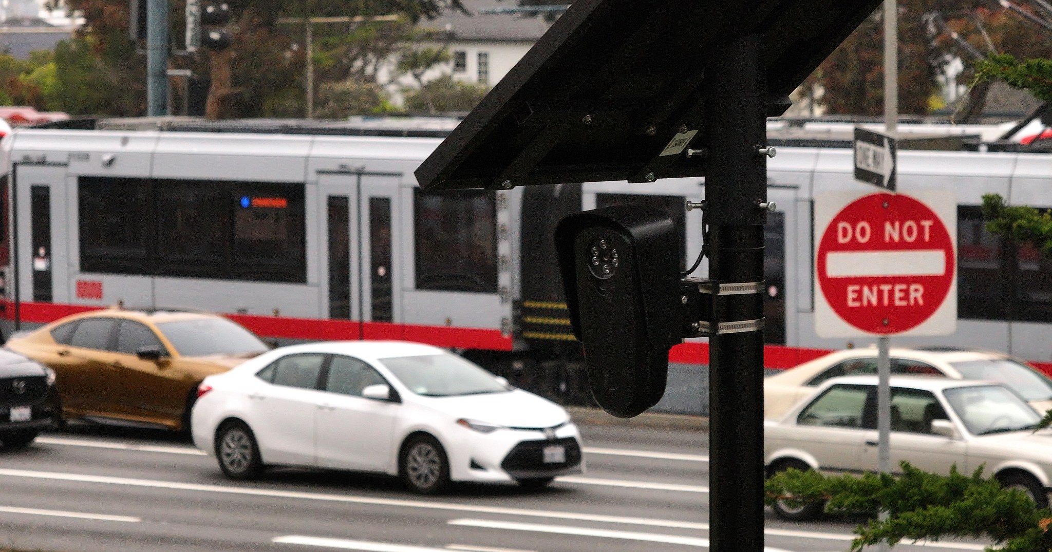 tomoki_chien's tweet card. SF and Oakland police appear to have repeatedly broken state law by sharing data from license plate cameras with federal agencies. OPD fulfilled a request related to an ICE investigation on one...