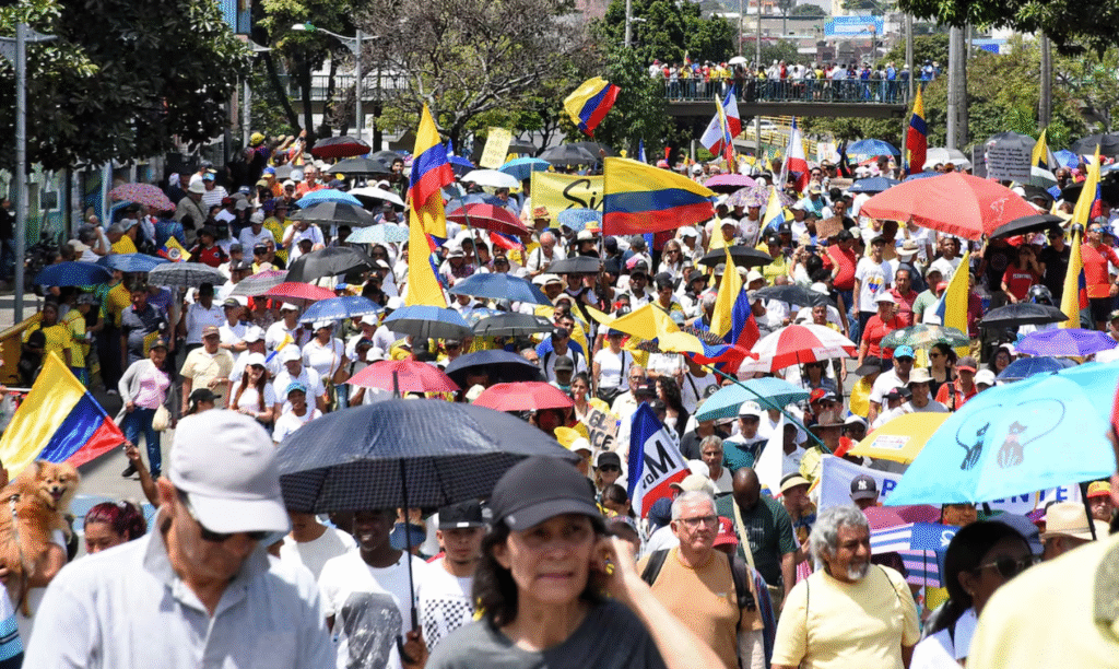 vocesco's tweet card. Manifestaciones contra el abuso infantil, protestas ambientales y jornadas sindicales hacen parte de la agenda de movilizaciones de esta semana en la capital.