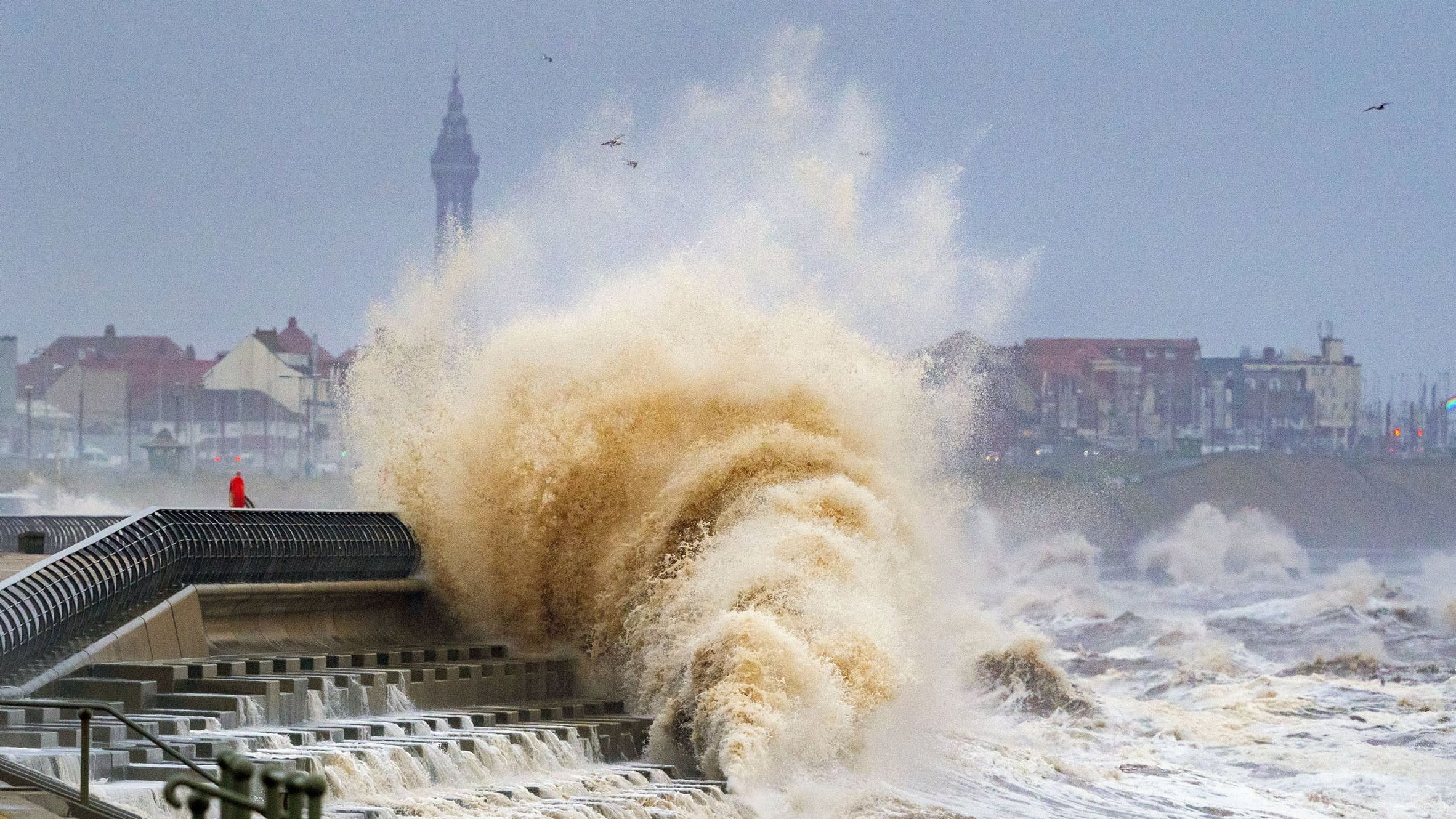 OceanaUK's tweet card. Britain is getting wetter and warmer as new temperature records become norm