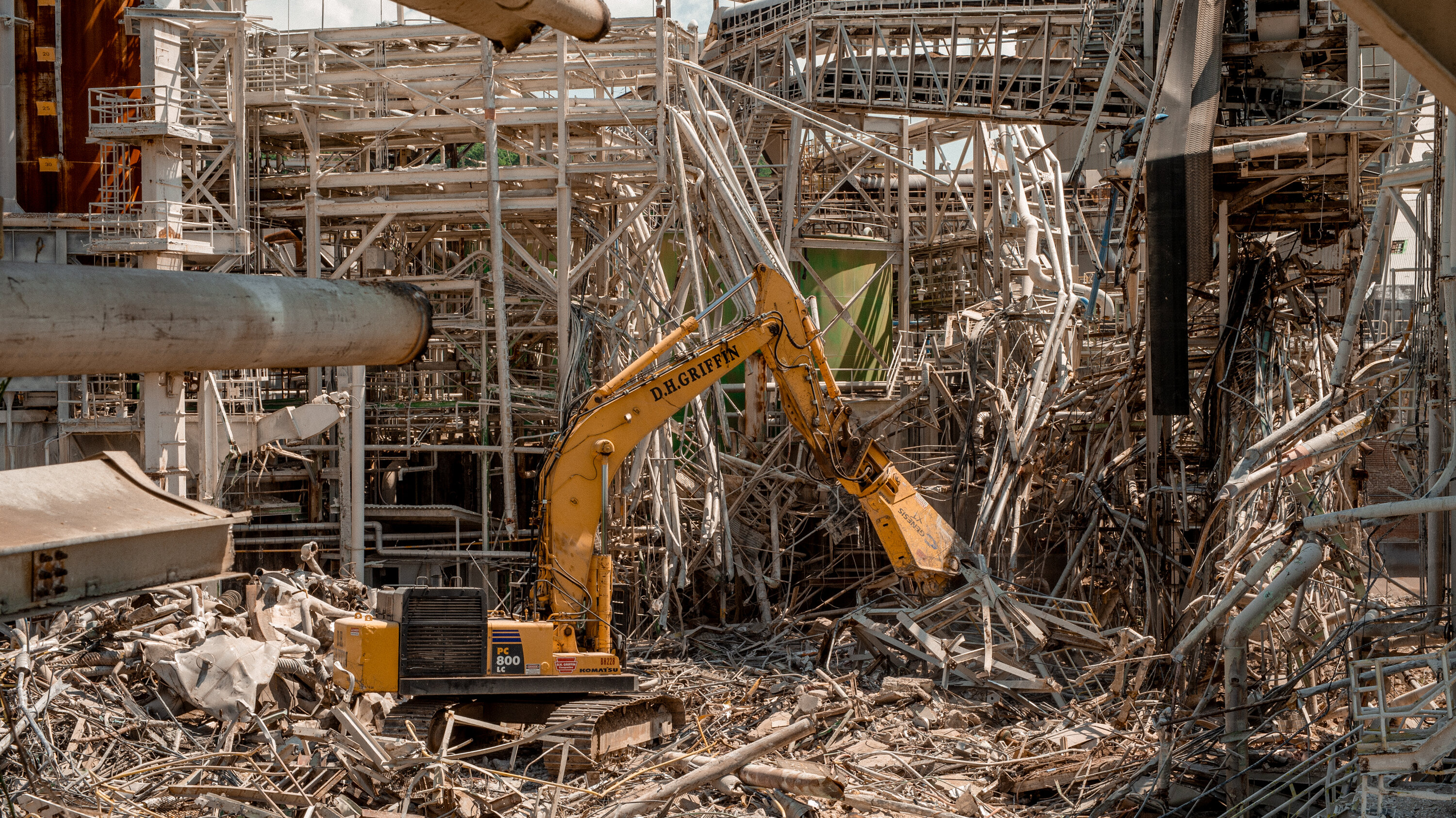 aaron_renn's tweet card. Locals in Canton, N.C., are trying to figure out what’s next after losing the thing that gave them an identity: their beloved, stinky paper mill.