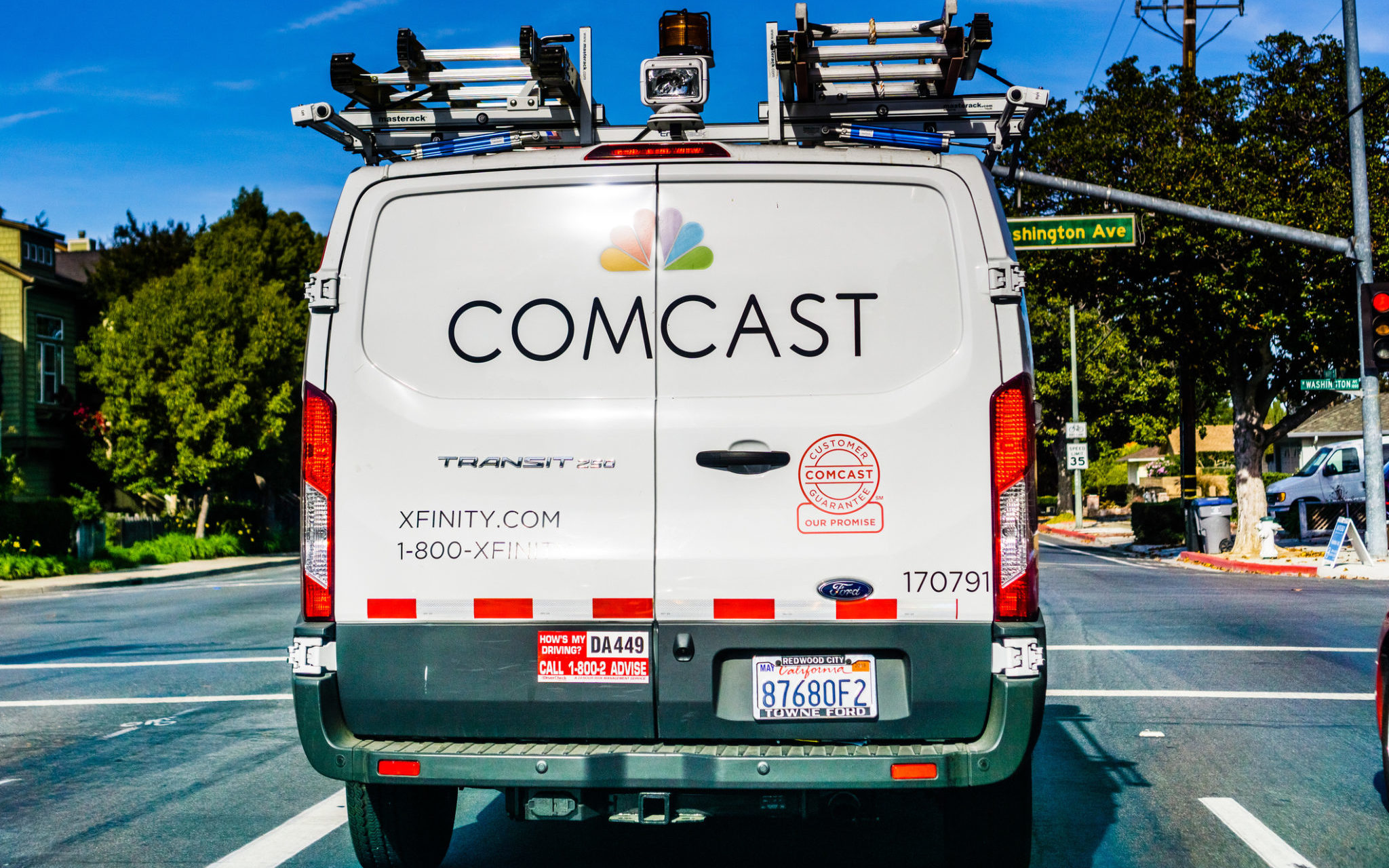 CordCuttersNews's tweet card. Charter Communications, Inc. the parent company of Spectrum and Comcast announced today a multi-year exclusive agreement with T-Mobile to provide mobile services to their business customers across...