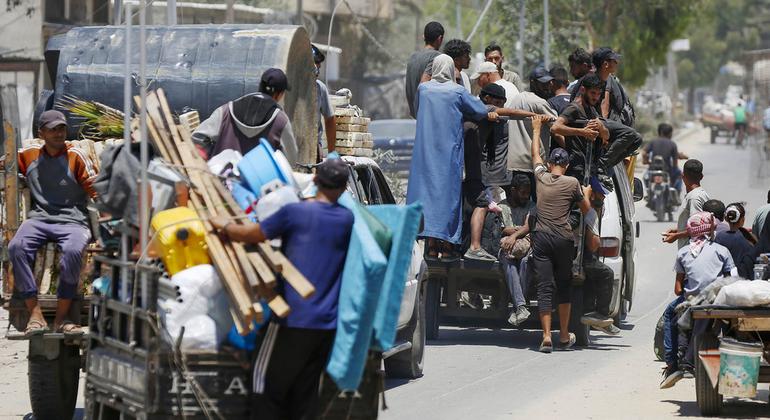 KenRoth's tweet card. After another deadly weekend in Gaza in which at least 67 Palestinians were reportedly killed seeking food, UN aid teams on Monday described “mayhem” and starvation in the enclave as the Israeli...