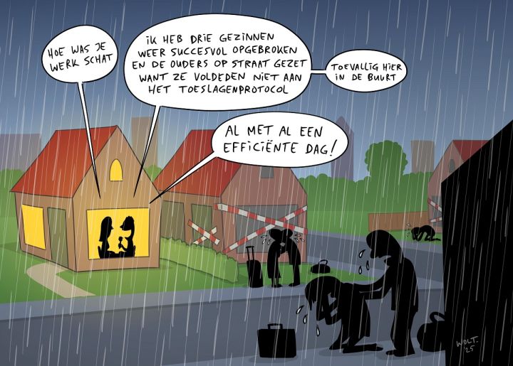 AdriaanKans's tweet card. Bureaucratieën worden altijd dom, passief en uiteindelijk gevaarlijk