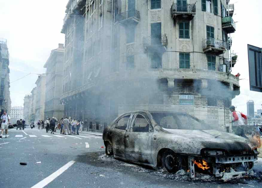 kulturjam's tweet card. Tra sogni globali e realtà brutali: il G8 del luglio 2001 a Genova fu un risveglio violento per una generazione cresciuta nella gommapiuma. Speranze, manganelli, lacrimogeni e poi la Diaz. La fine di...