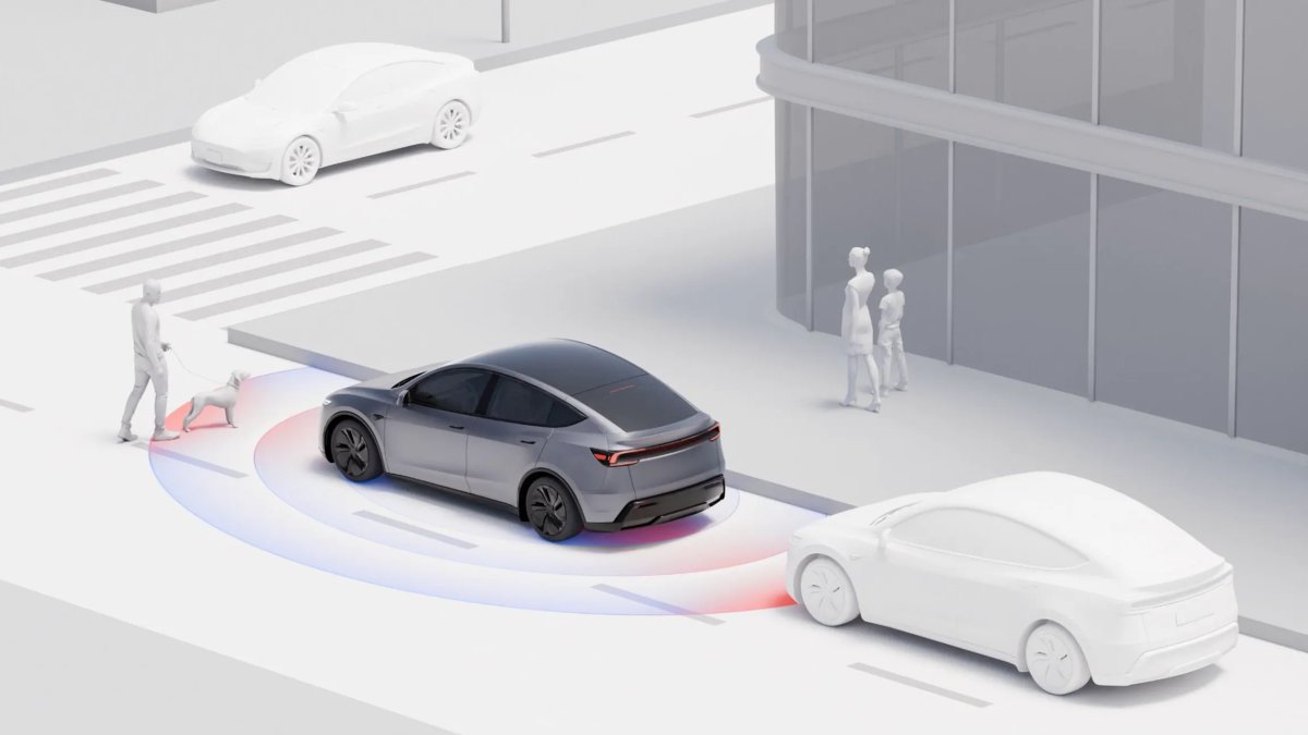 NotATeslaApp's tweet card. Tesla FSD is getting a 'step change improvement' from the Robotaxi build. Elon also gives updates on the rollout status for the Bay Area, Europe, and China.