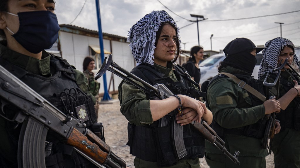 MiddleEastEye's tweet card. US and Turkish officials tell Syrian Democratic Forces to stop dragging their feet and join Damascus government within weeks
