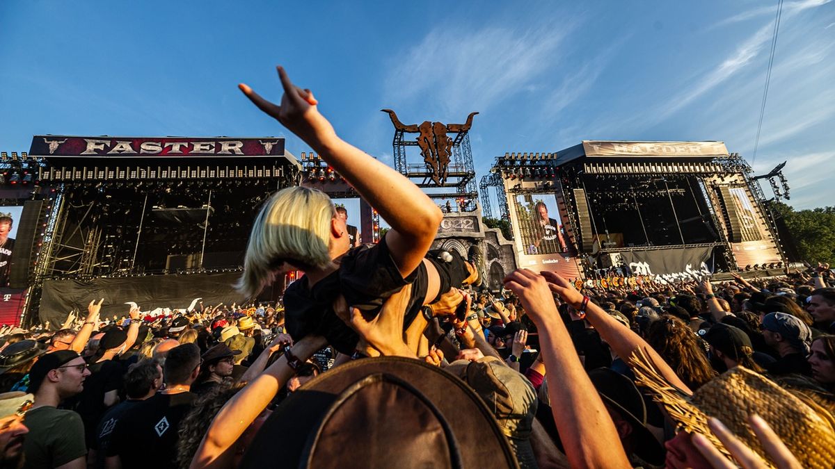 MetalHammer's tweet card. Wacken Open Air returns this year with bands including Guns N' Roses, Papa Roach, Gojira, Machine Head and more
