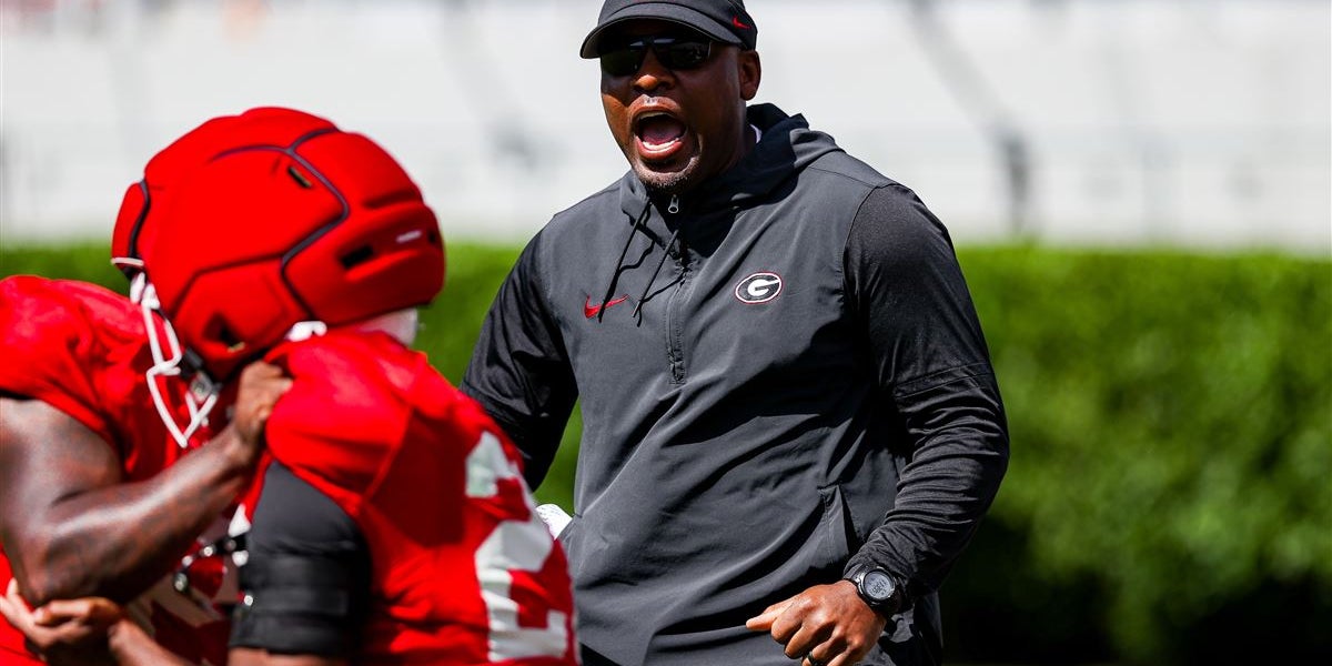 Dawgs247's tweet card. Georgia has option about how to handle the running back position moving forward in the 2026 class. What's the plan?