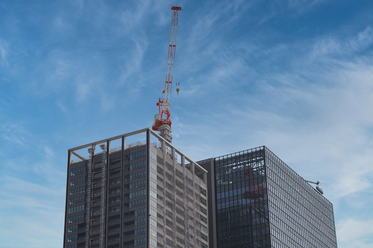 gotoyohashi's tweet card. 　現在、全国で進められている都市再開発事業の約8割が、完了時期の延期や費用の増加といった問題に見舞われている――。日本経済新聞がそう報じたのは、今年3月下旬だった。それ以後、JR中野駅前（東京都中野
