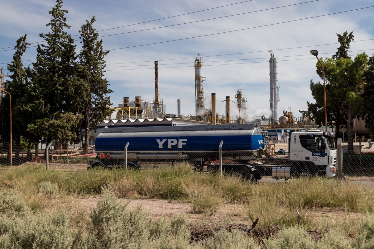 BobVanVoris's tweet card. The New York federal judge who gave Argentina until Monday to cede its controlling stake in YPF SA to holders of a $16 billion judgment granted the South American nation a three-day extension to seek...