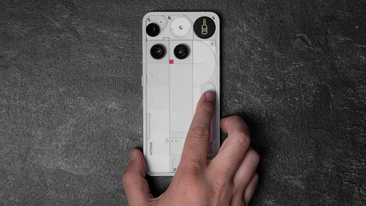 CNET's tweet card. A quirky design with a unique rear display doesn't make up for this phone's shortcomings.