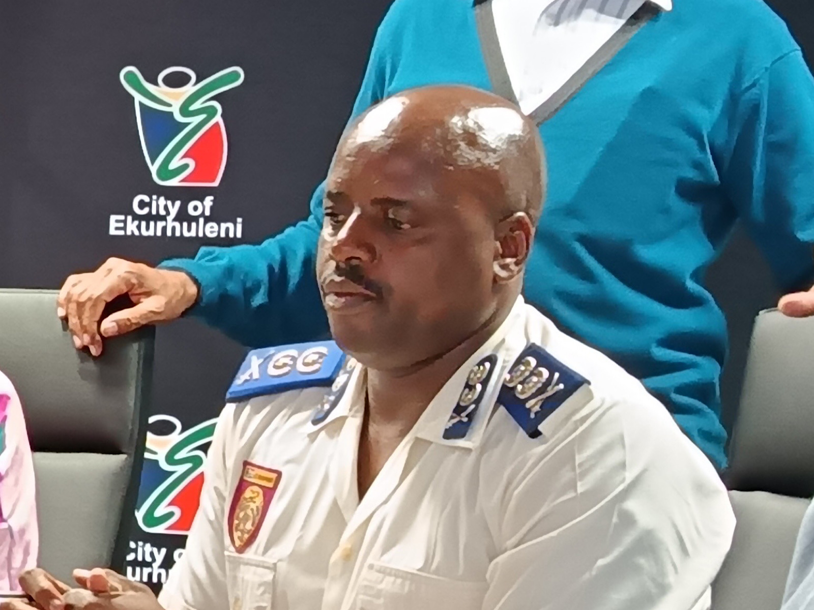 EversonLuhanga's tweet card. Political parties want Ekurhuleni’s top cop investigated for alleged dodgy dealings with businessman linked to crime.
