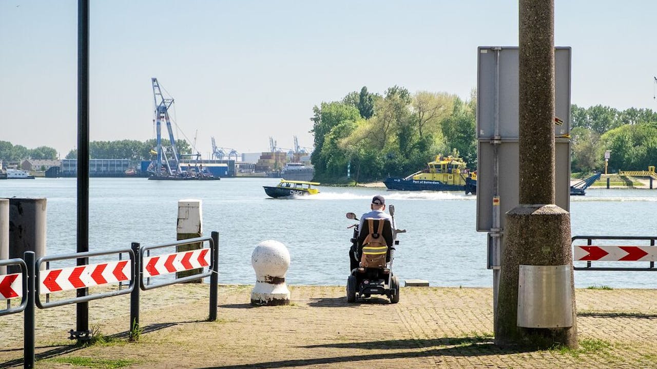 Agnes_JosephNSC's tweet card. Het Nederlandse pensioenstelsel leunt zwaar op een evenwichtige kapitaalmarkt met bescheiden groei. Door de financiële onzekerheid die de Verenigde Staten nu exporteren staat dat evenwicht onder druk.
