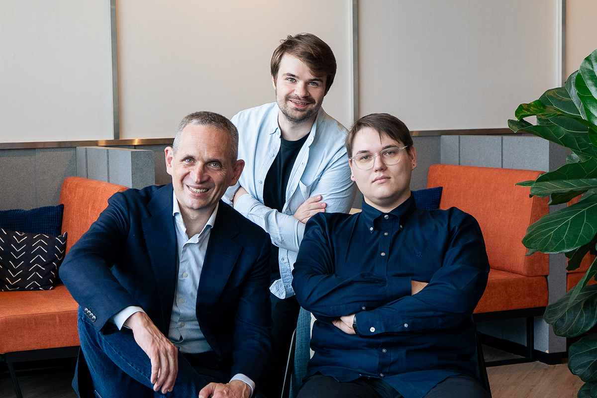 hacking_aging's tweet card. Milestones plus escalating royalties position Gero for industry-leading longevity returns in major therapeutic alliance with Chugai.
