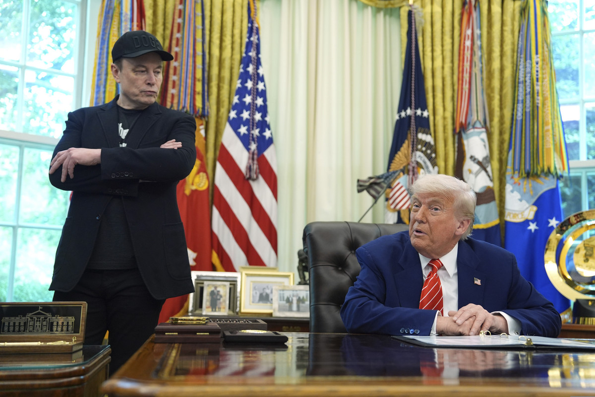 Meidas_LaurenA's tweet card. It’s the most significant public step that the White House has taken to diminish the role of Musk loyalists following the tech mogul’s exit.
