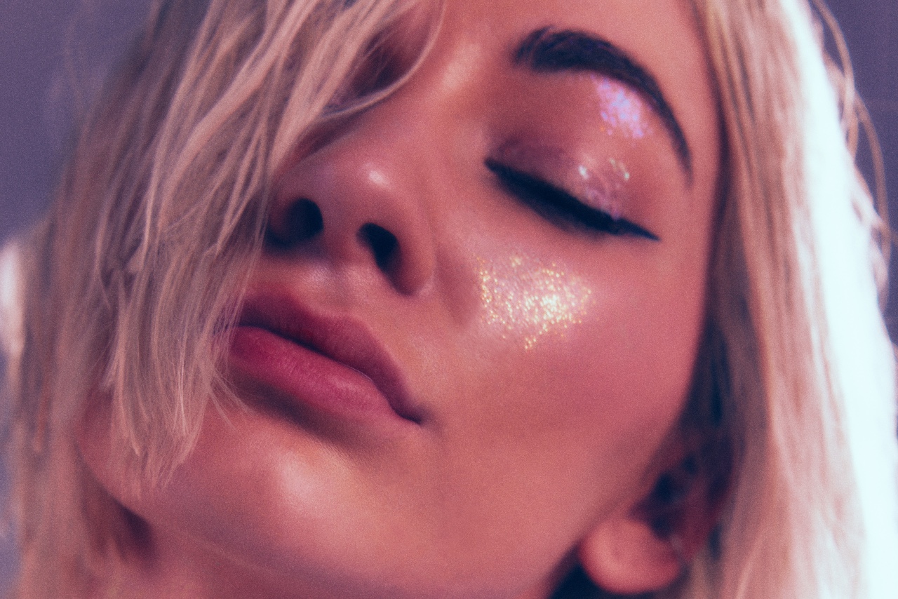 CelebMix's tweet card. In this EXCLUSIVE feature, Lo Lauren breaks the lyrical meaning and inspiration behind each of the songs featured on latest EP.