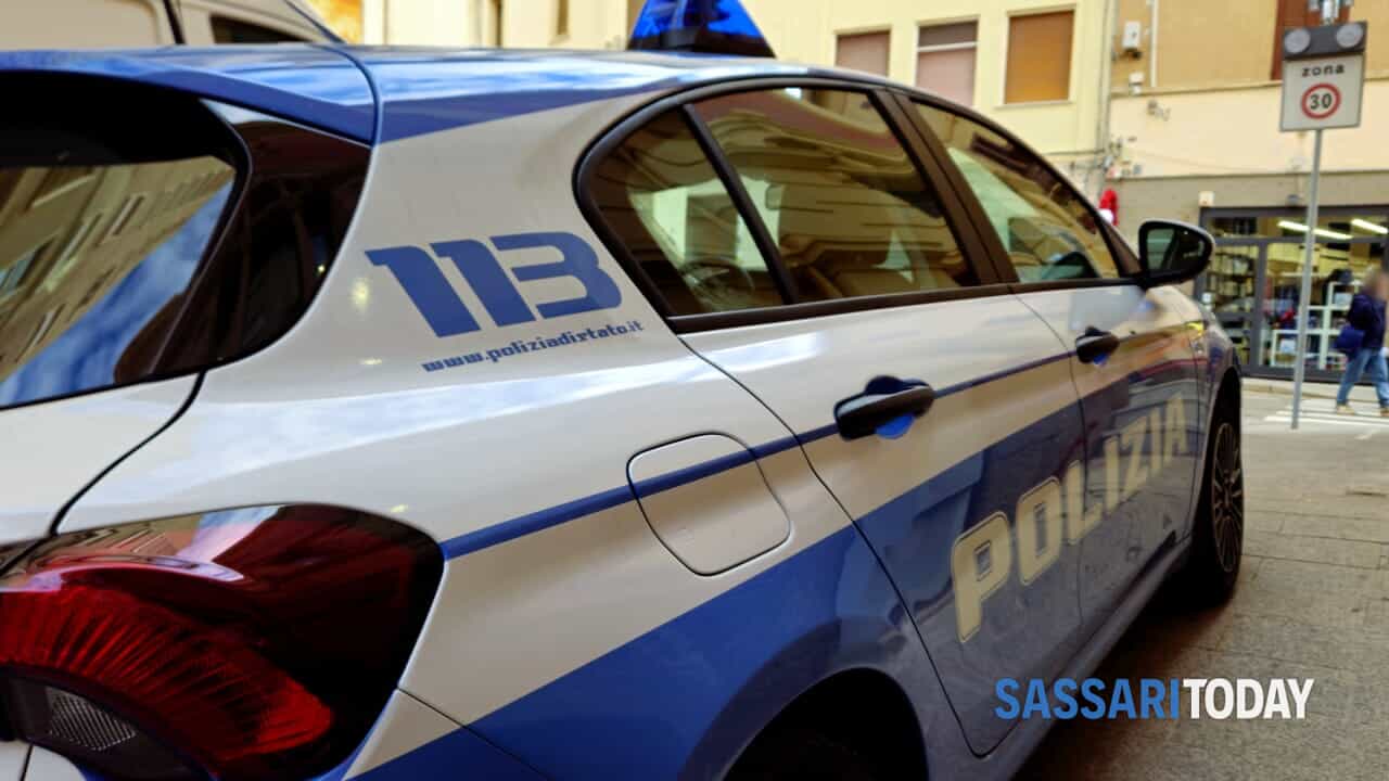 andremaggio's tweet card. Il pm ha disposto l'autopsia sul cadavere della donna. Indagini della Squadra mobile della questura di Sassari