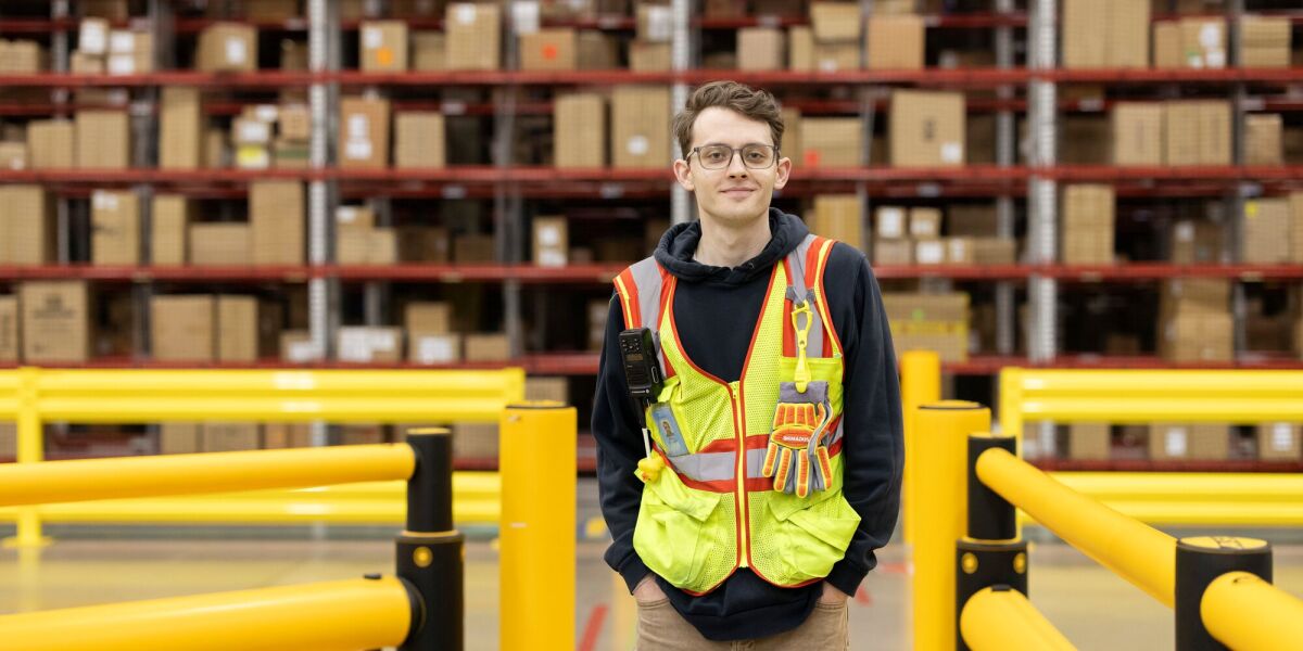 amazonnews's tweet card. The Amazon Leadership Liftoff program helped this new manager build confidence in his leadership role at a fulfillment center.