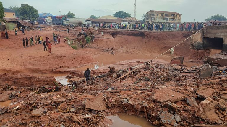 SeabrookClimate's tweet card. More than 3,000 people were displaced after heavy rainfall unleashed flooding in the market town of Mokwa in Niger state.