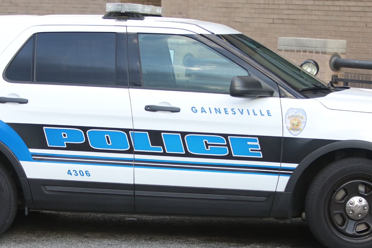 NewsGainesville's tweet card. Police ask community to help in locating suspect.