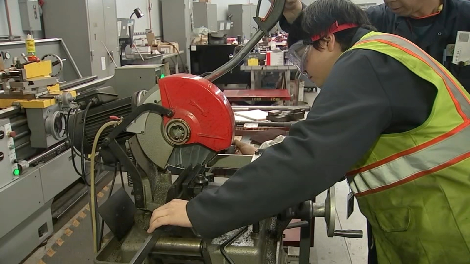 IAM_Union's tweet card. At the SFMTA maintenance yard, teenagers have been learning how to make the Muni buses run through an internship that involves welding and repairing.