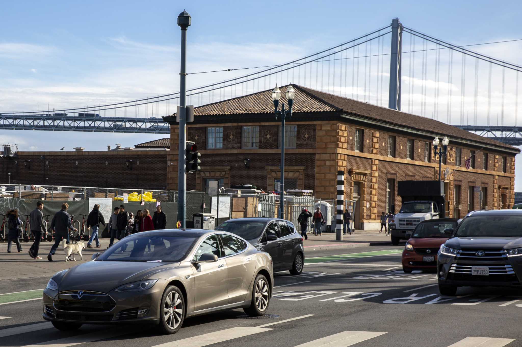 demianbulwa's tweet card. Attorneys for Tesla argue that while the company’s driver assistance technology qualifies as “state of the art,” the company “has always made clear” that its vehicles are not fully...