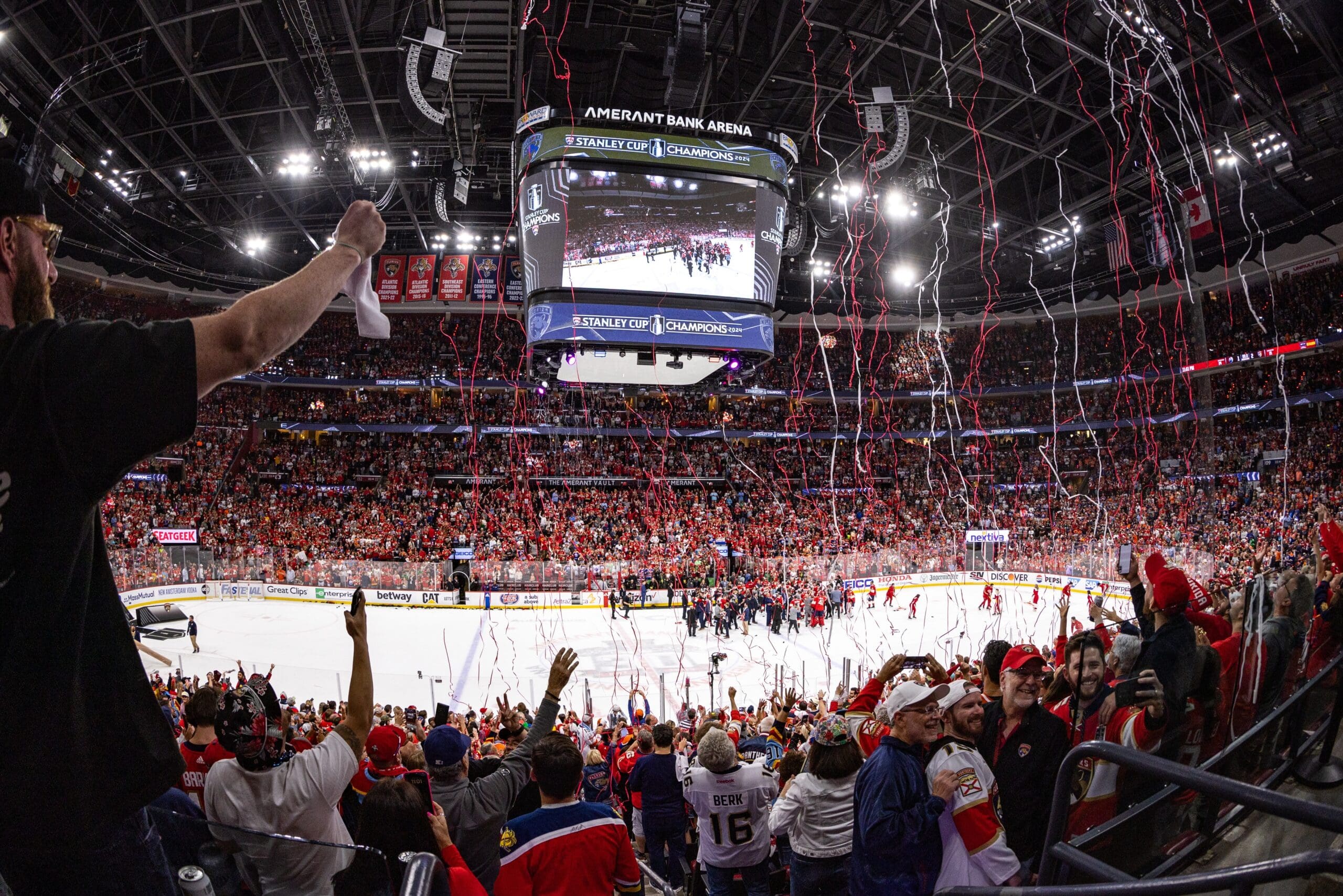 FLTeams's tweet card. Last week, all NHL teams released their schedules for the upcoming 82-game season. As usual, FL Teams focuses on Florida-based clubs and helps fans highlight some intriguing dates. Here is…