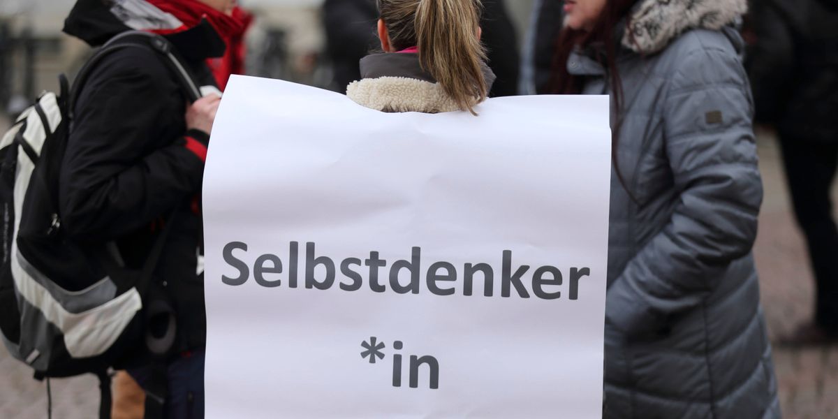 NikolausBlome's tweet card. Die Wortführer der damals unterlegenen Minderheit aus Impfgegnern und Coronaskeptikern wollen nicht reden. Sie wollen Rache. Keine Kommission kann das ändern.