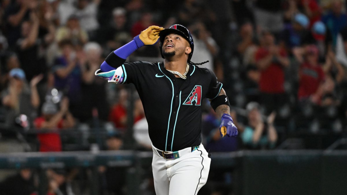 doug_clawson's tweet card. The Diamondbacks star has 48 home runs in his last 162 games