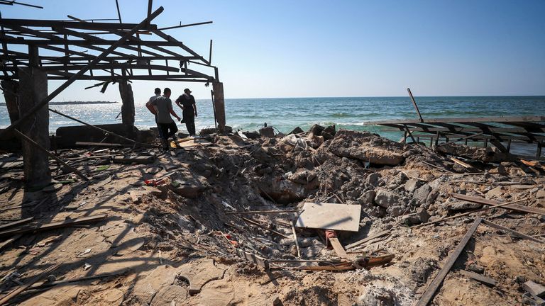 SeabrookClimate's tweet card. One of Gaza City's few remaining beachfront cafes - a rare location still offering reliable internet access - was struck, with dozens of people reportedly killed and wounded.