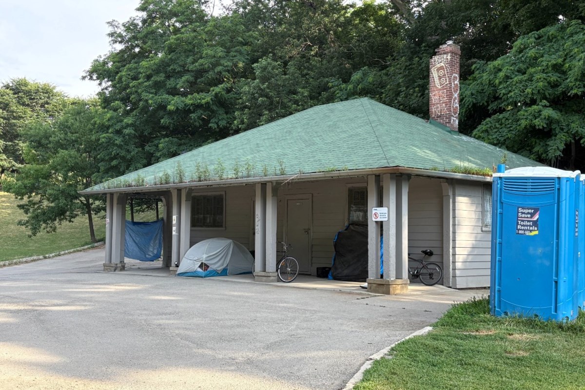 jackhauen's tweet card. A local resident called the multi-year closure of the bathroom near the park’s off-leash dog park ‘completely unacceptable’