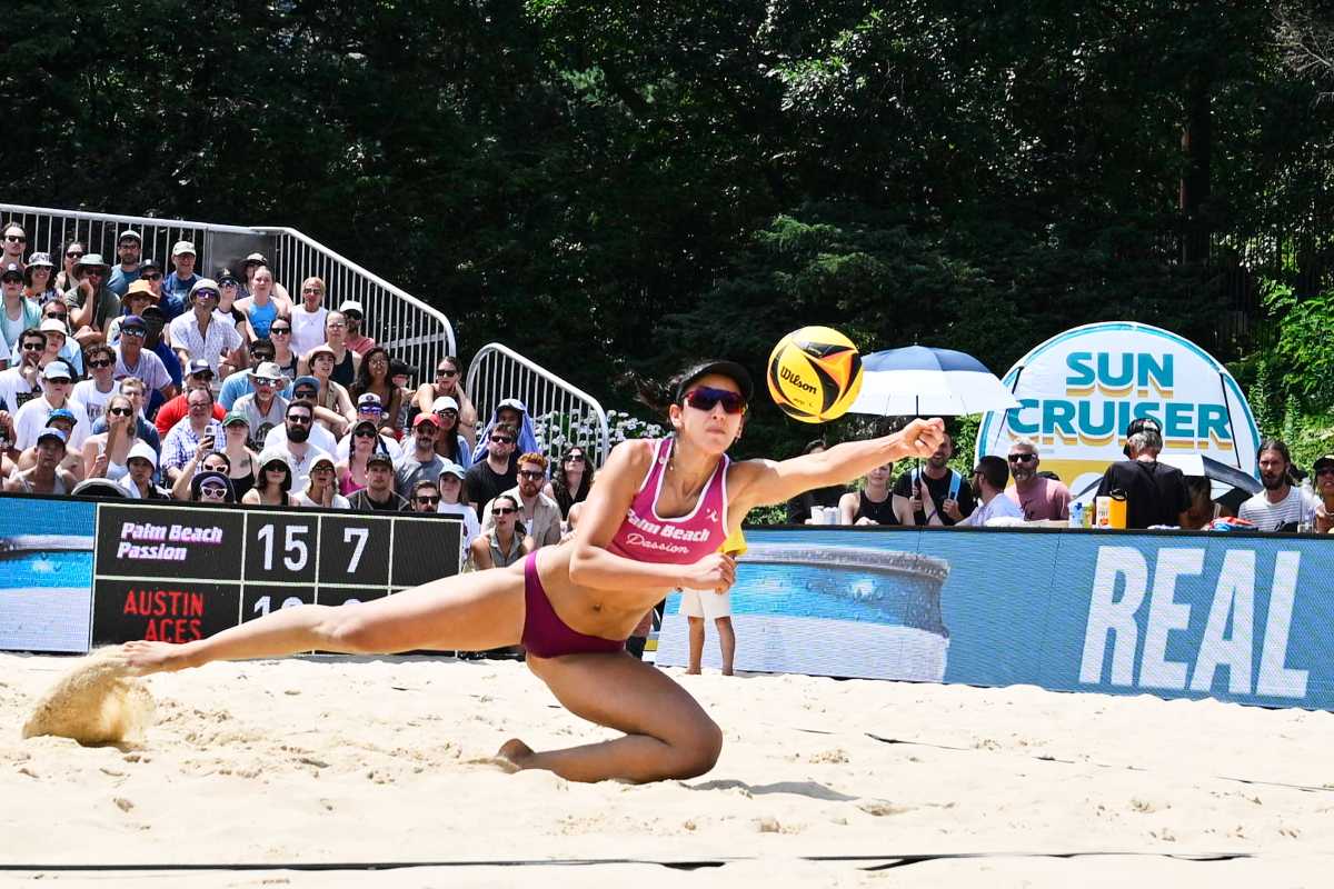 amNewYork's tweet card. The Association of Volleyball Professionals (AVP) set, spiked and aced its way through an awesome weekend in Central Park’s Wollman Rink.