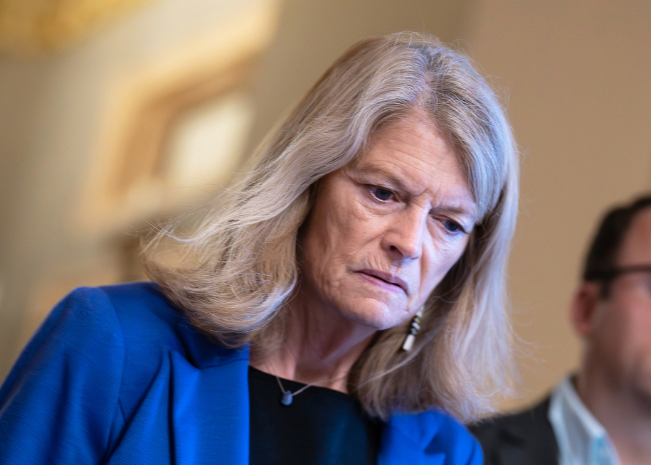 donkaye's tweet card. In the most predictable series of events, GOP Sen. Lisa Murkowski of Alaska said that she feels duped by President Donald Trump for not sticking to the agreement they made in exchange for her ...