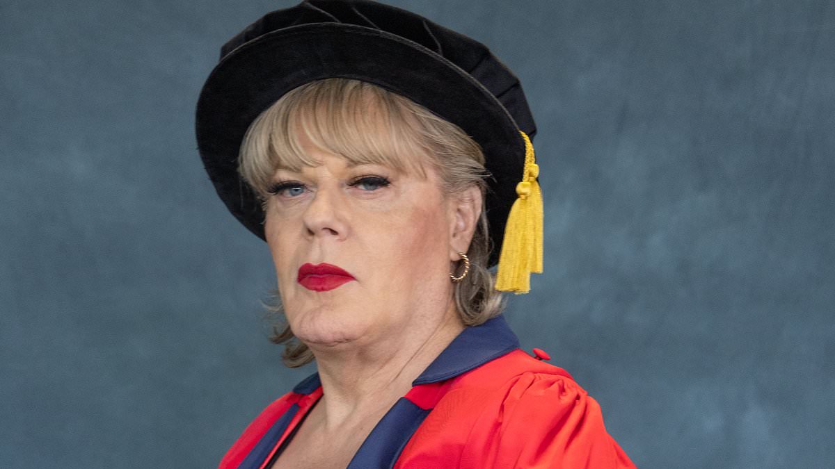 FamEdTrust's tweet card. Suzy Eddie Izaard has been awarded an honorary degree on Sunday from a university at the centre of a transgender rights controversy.