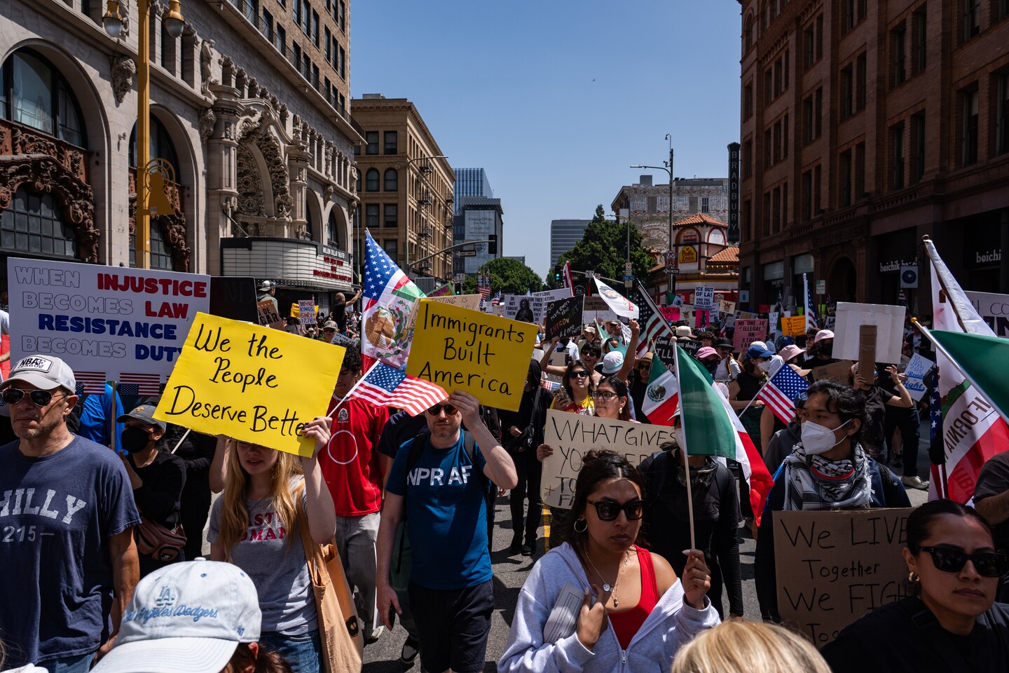 washingtonpost's tweet card. President Donald Trump had ordered about 4,000 California National Guard troops and 700 active-duty Marines to Los Angeles in June.