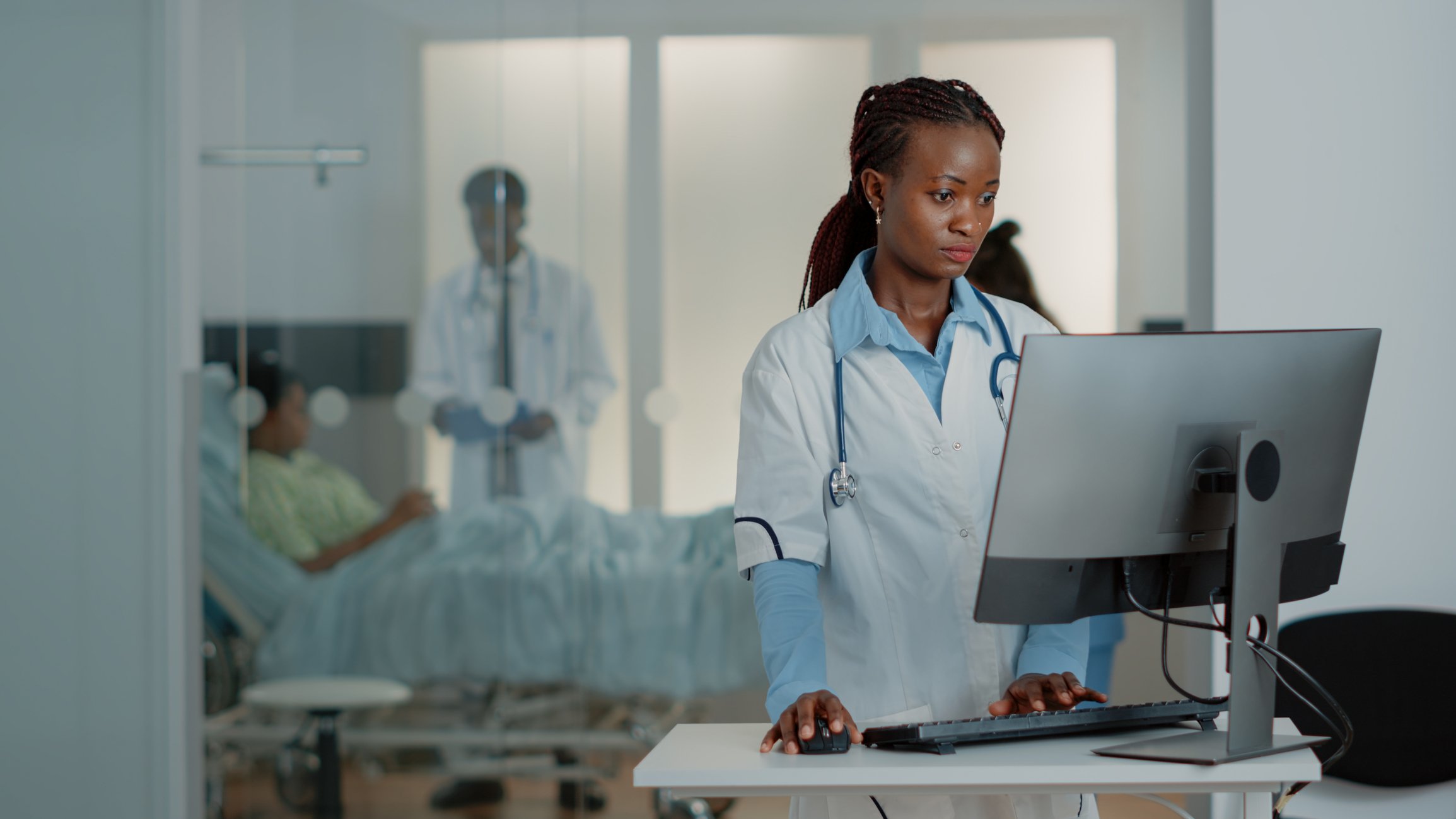 FierceHealth's tweet card. Regard has upgraded its AI platform to enable doctors to more accurately diagnose patients at the bedside. | Regard developed a proprietary diagnostic engine to identify missed conditions like...