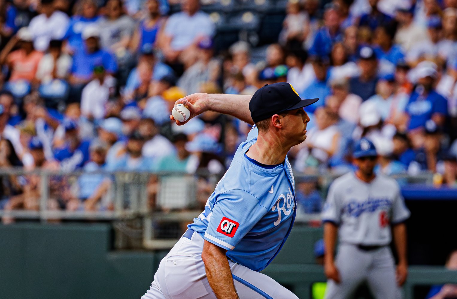 DUNKonDUNKS's tweet card. The Kansas City Royals continue their slump, losing a three-game series to the Los Angeles Dodgers this past weekend.