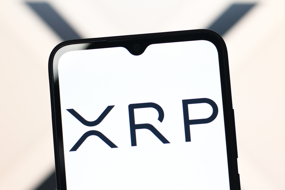 RTB_io's tweet card. Ripple co-founder moves $140M in XRP to exchanges amid historic rally