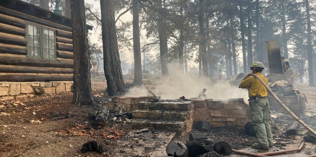 stephanie_murr's tweet card. Arizona officials on both sides of the aisle want answers on the Dragon Bravo fire at the Grand Canyon.